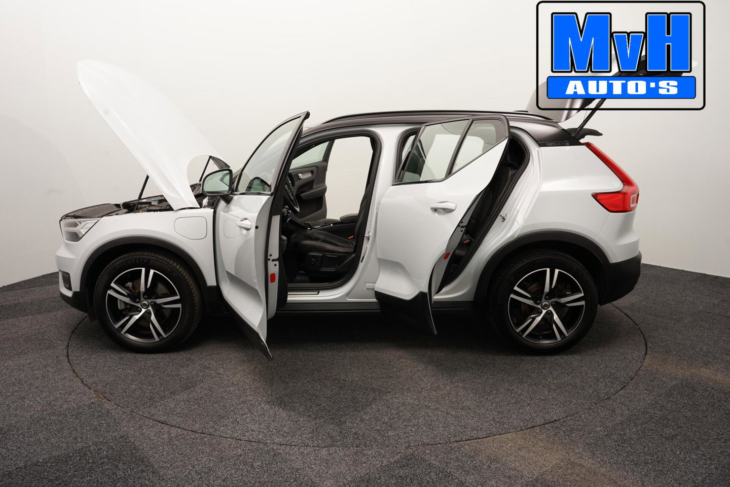 Volvo XC40 1.5 T4 Recharge R-Design|PARELMOER|CAMERA|ACC|LED