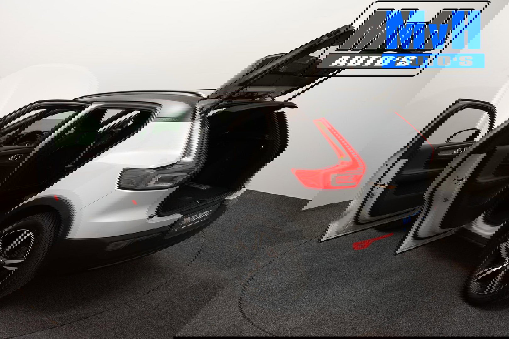 Volvo XC40 1.5 T4 Recharge R-Design|PARELMOER|CAMERA|ACC|LED