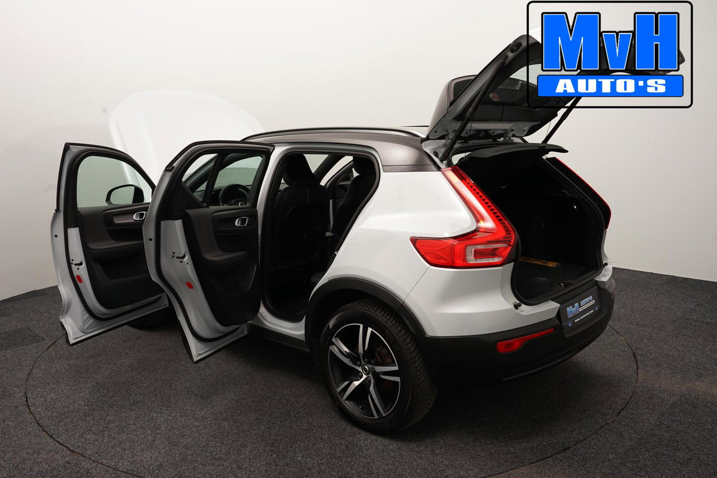 Volvo XC40 1.5 T4 Recharge R-Design|PARELMOER|CAMERA|ACC|LED