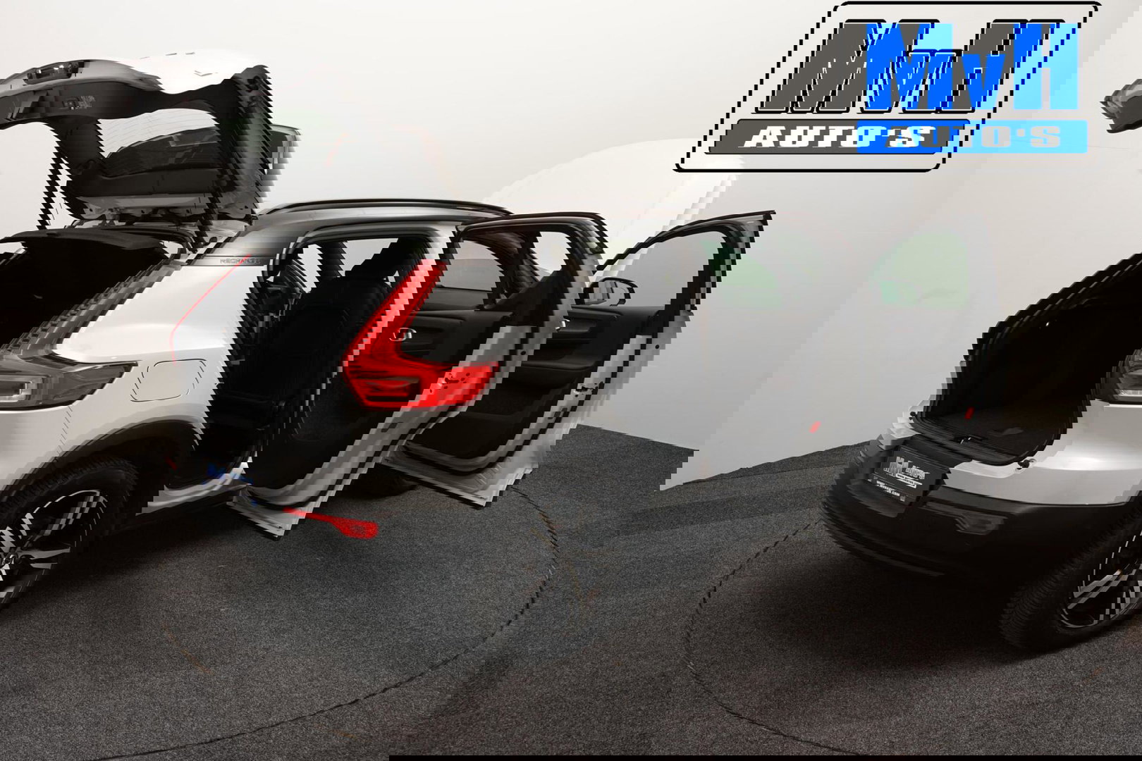 Volvo XC40 1.5 T4 Recharge R-Design|PARELMOER|CAMERA|ACC|LED