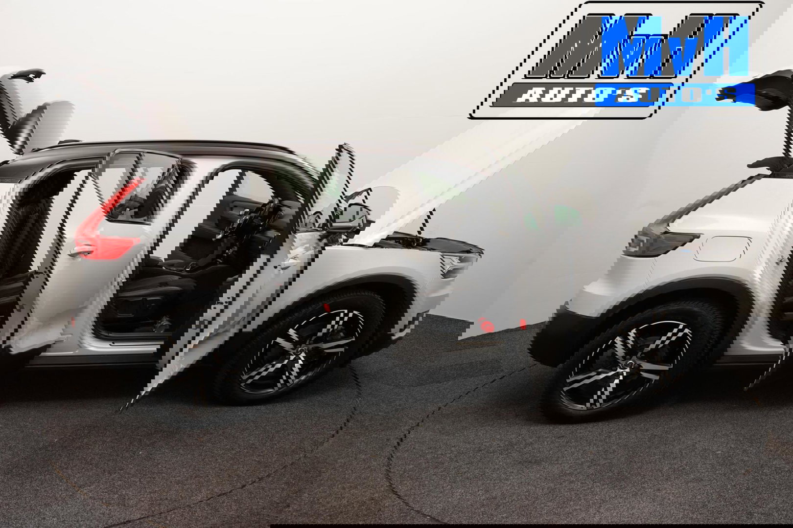 Volvo XC40 1.5 T4 Recharge R-Design|PARELMOER|CAMERA|ACC|LED