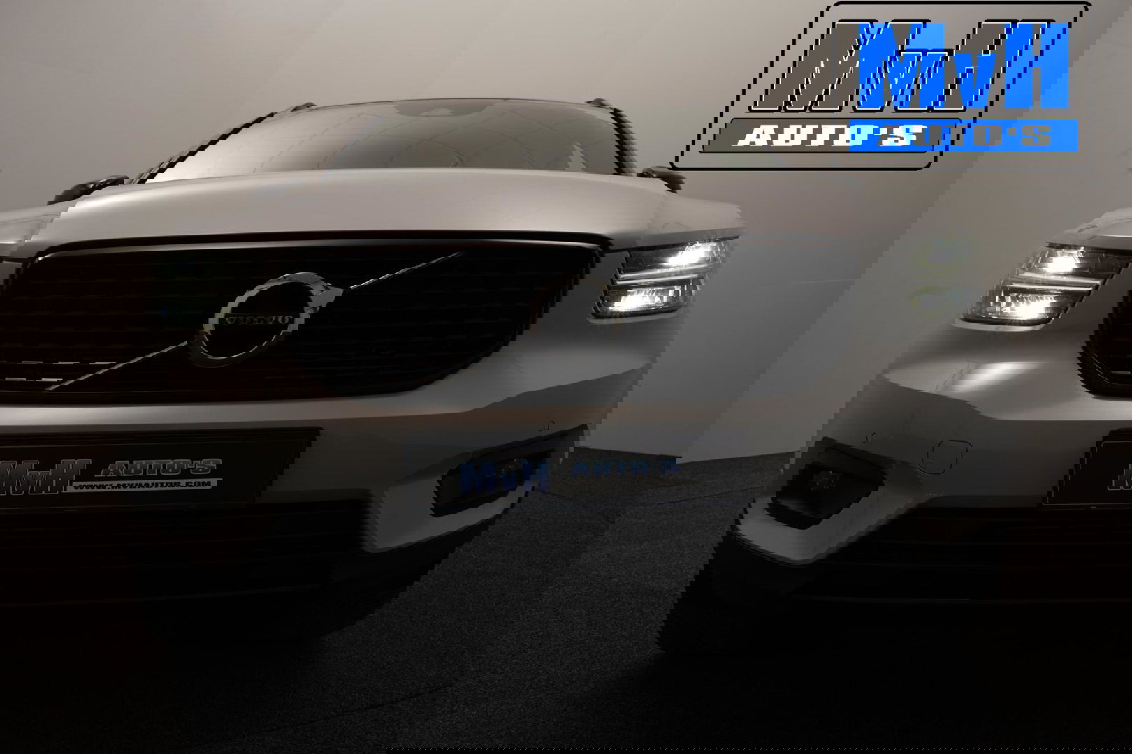 Volvo XC40 1.5 T4 Recharge R-Design|PARELMOER|CAMERA|ACC|LED