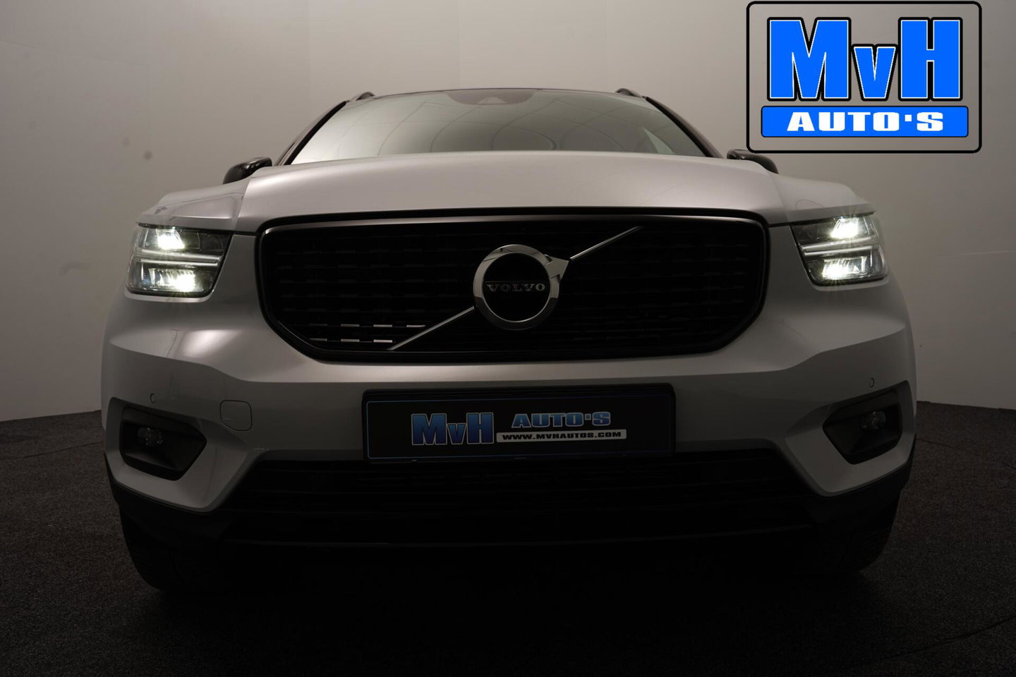 Volvo XC40 1.5 T4 Recharge R-Design|PARELMOER|CAMERA|ACC|LED