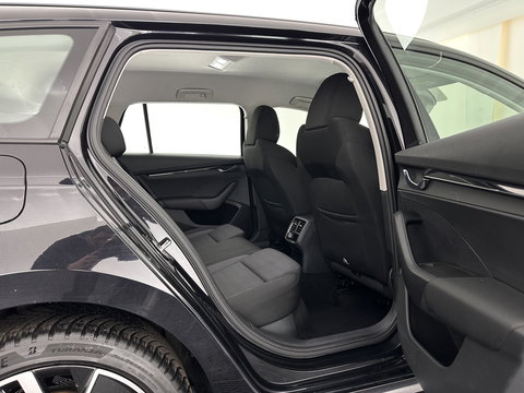 Škoda Octavia Combi 1.4 TSI iV PHEV Business Edition (Plug-in) (INCL.BTW) *FULL-LED | DIGI-COCKPIT | COMFORTSEATS | NAVI-FULLMAP | PRIVACY-GLASS | DAB | SHIFT-PADDLES | ECC | PDC | CRUISE | TOWBAR | 18''ALU*