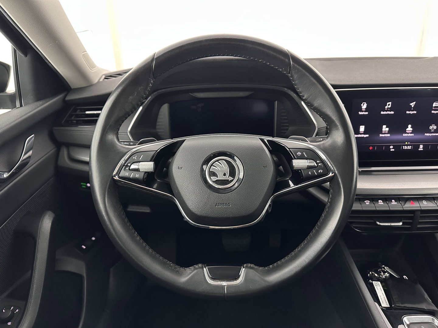 Škoda Octavia Combi 1.4 TSI iV PHEV Business Edition (Plug-in) (INCL.BTW) *FULL-LED | DIGI-COCKPIT | COMFORTSEATS | NAVI-FULLMAP | PRIVACY-GLASS | DAB | SHIFT-PADDLES | ECC | PDC | CRUISE | TOWBAR | 18''ALU*