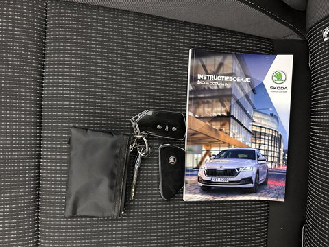 Škoda Octavia Combi 1.4 TSI iV PHEV Business Edition (Plug-in) (INCL.BTW) *FULL-LED | DIGI-COCKPIT | COMFORTSEATS | NAVI-FULLMAP | PRIVACY-GLASS | DAB | SHIFT-PADDLES | ECC | PDC | CRUISE | TOWBAR | 18''ALU*