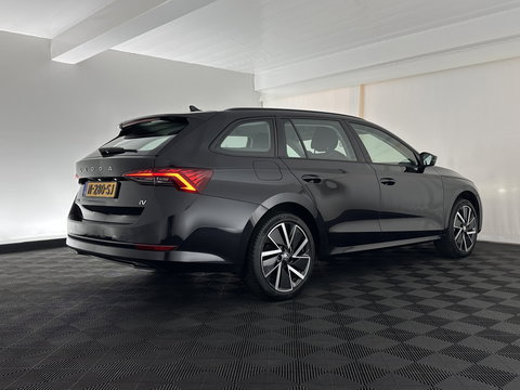 Škoda Octavia Combi 1.4 TSI iV PHEV Business Edition (Plug-in) (INCL.BTW) *FULL-LED | DIGI-COCKPIT | COMFORTSEATS | NAVI-FULLMAP | PRIVACY-GLASS | DAB | SHIFT-PADDLES | ECC | PDC | CRUISE | TOWBAR | 18''ALU*