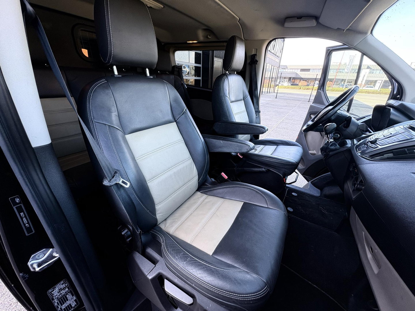 Ford Transit Custom 290 2.0 TDCI L2H1 Limited DC MARGE | 2X SCHUIFDEUR | VOORRUITVERWARMING | STOELVERWARMING | LEDER