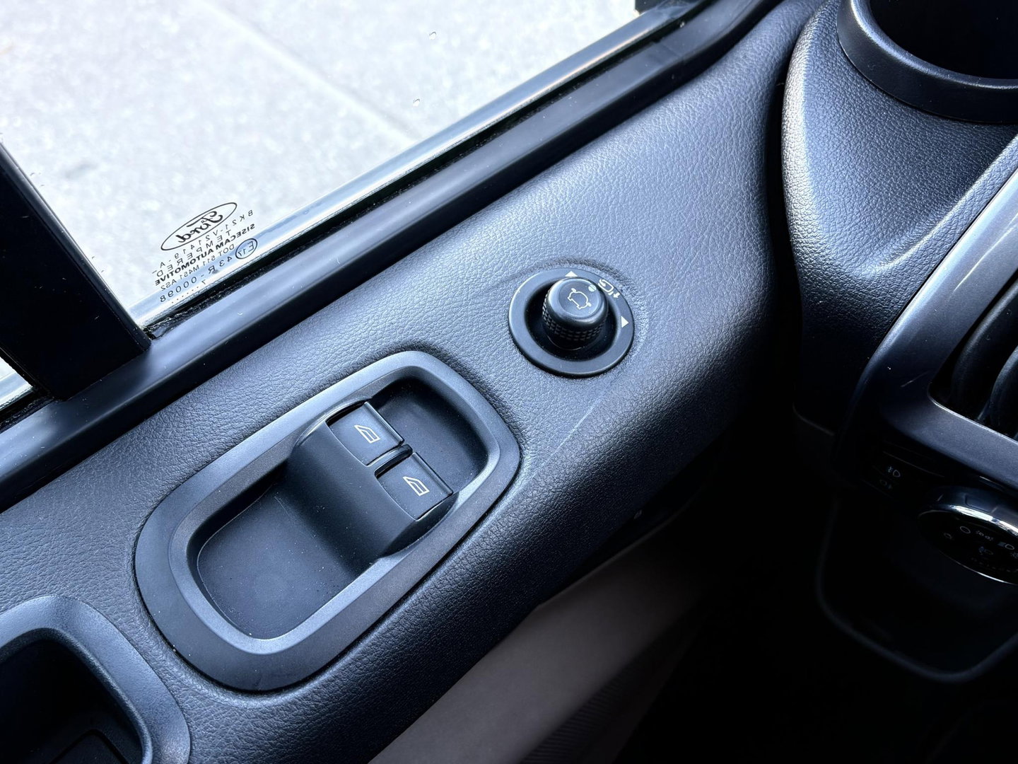 Ford Transit Custom 290 2.0 TDCI L2H1 Limited DC MARGE | 2X SCHUIFDEUR | VOORRUITVERWARMING | STOELVERWARMING | LEDER