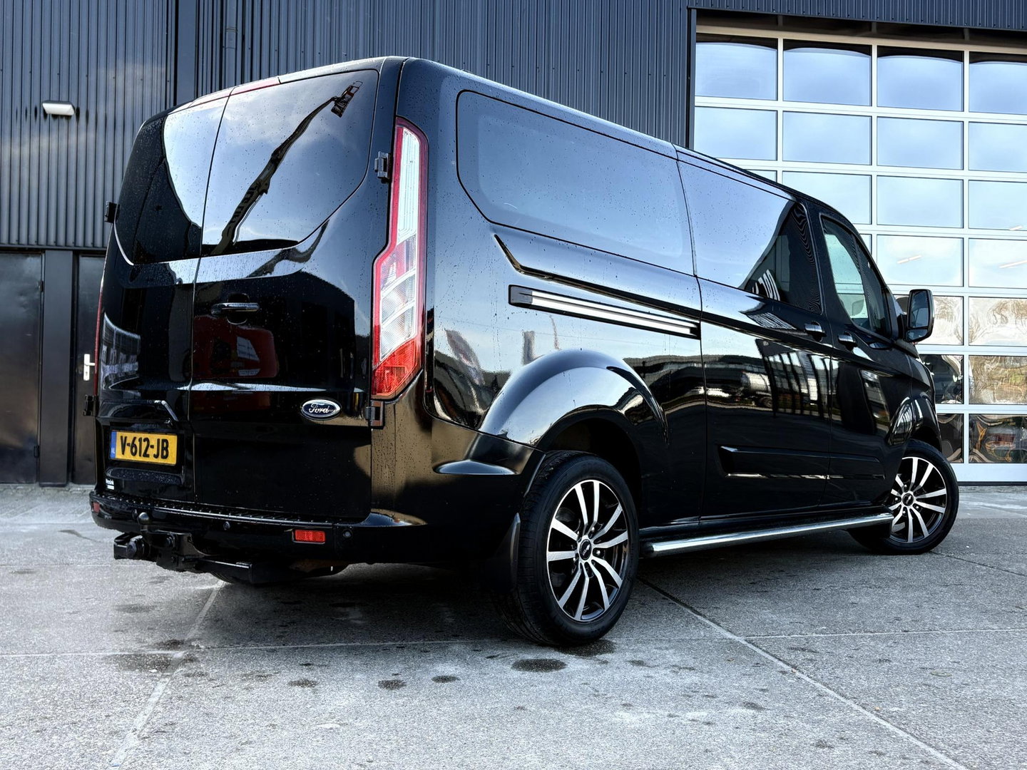 Ford Transit Custom 290 2.0 TDCI L2H1 Limited DC MARGE | 2X SCHUIFDEUR | VOORRUITVERWARMING | STOELVERWARMING | LEDER