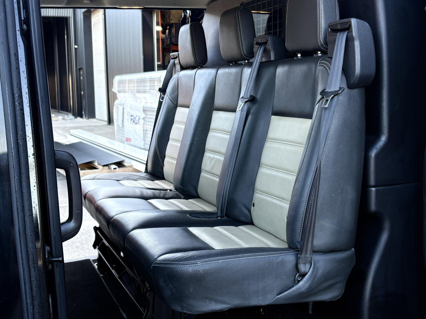 Ford Transit Custom 290 2.0 TDCI L2H1 Limited DC MARGE | 2X SCHUIFDEUR | VOORRUITVERWARMING | STOELVERWARMING | LEDER