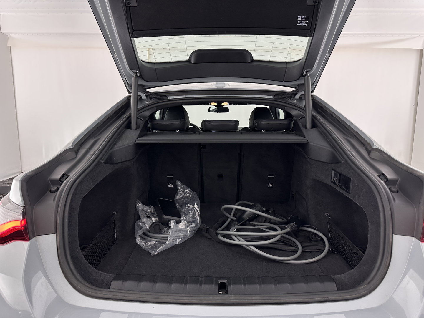 BMW i4 eDrive40 84 kWh [ 3-Fase ] (INCL.BTW) *LEATHER-MICROFIBRE | FULL-LED | ADAPTIVE-CRUISE | HEATED-SPORTSEATS | CAMERA | DAB | WIDESCREEN-DIGI-COCKPIT | NAVI-FULLMAP | ECC | PDC | 18''ALU*