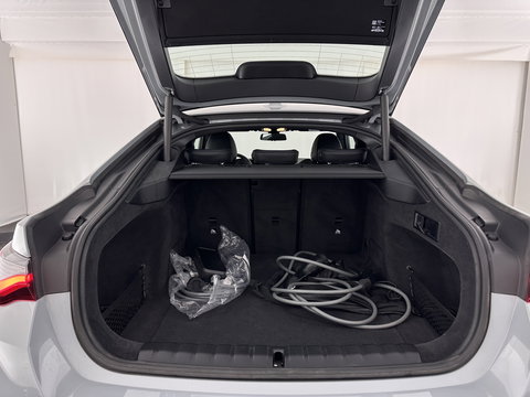 BMW i4 eDrive40 84 kWh [ 3-Fase ] (INCL.BTW) *LEATHER-MICROFIBRE | FULL-LED | ADAPTIVE-CRUISE | HEATED-SPORTSEATS | CAMERA | DAB | WIDESCREEN-DIGI-COCKPIT | NAVI-FULLMAP | ECC | PDC | 18''ALU*