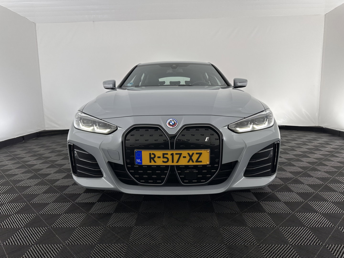 BMW i4 eDrive40 84 kWh [ 3-Fase ] (INCL.BTW) *LEATHER-MICROFIBRE | FULL-LED | ADAPTIVE-CRUISE | HEATED-SPORTSEATS | CAMERA | DAB | WIDESCREEN-DIGI-COCKPIT | NAVI-FULLMAP | ECC | PDC | 18''ALU*