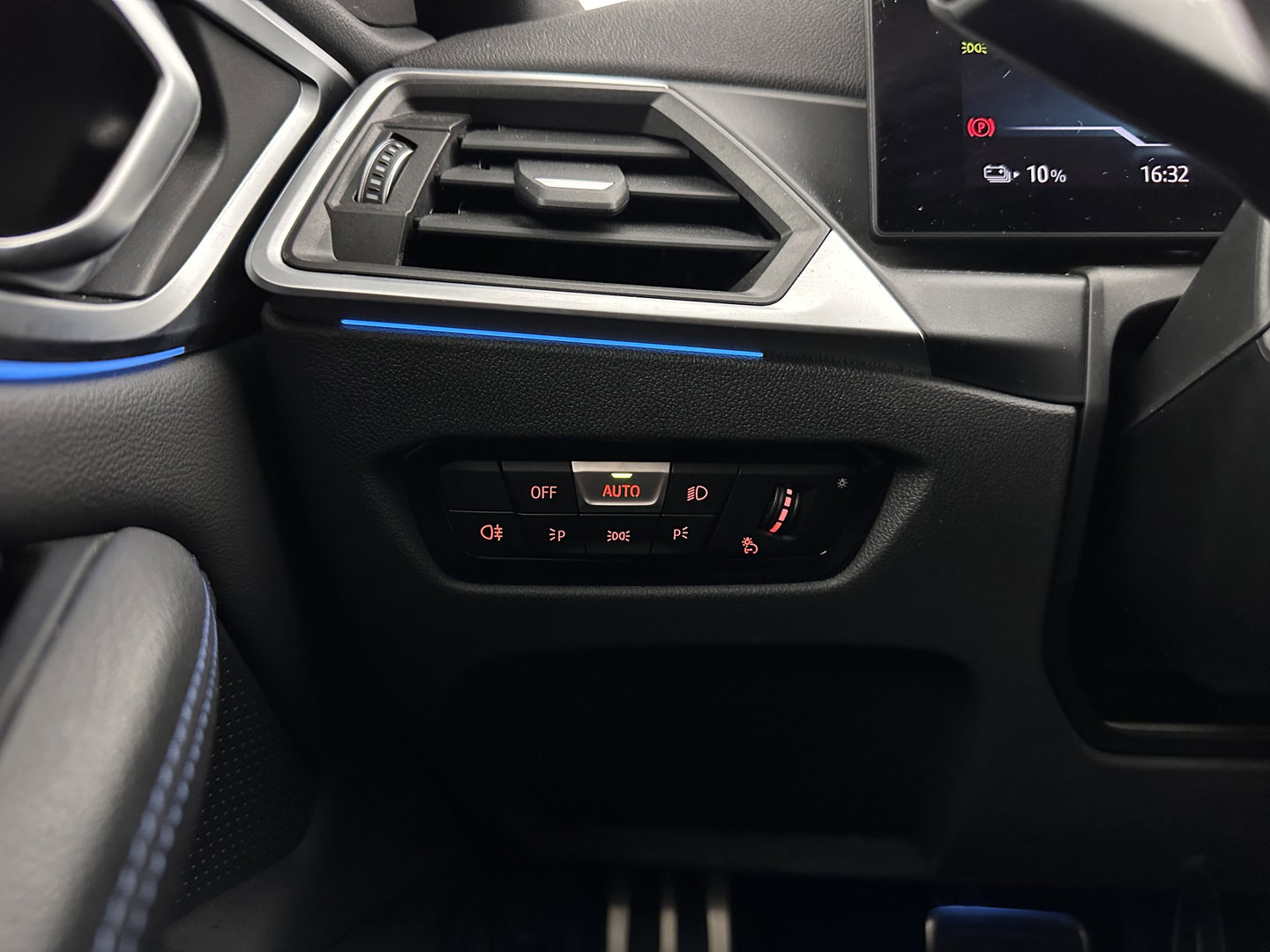 BMW i4 eDrive40 84 kWh [ 3-Fase ] (INCL.BTW) *LEATHER-MICROFIBRE | FULL-LED | ADAPTIVE-CRUISE | HEATED-SPORTSEATS | CAMERA | DAB | WIDESCREEN-DIGI-COCKPIT | NAVI-FULLMAP | ECC | PDC | 18''ALU*