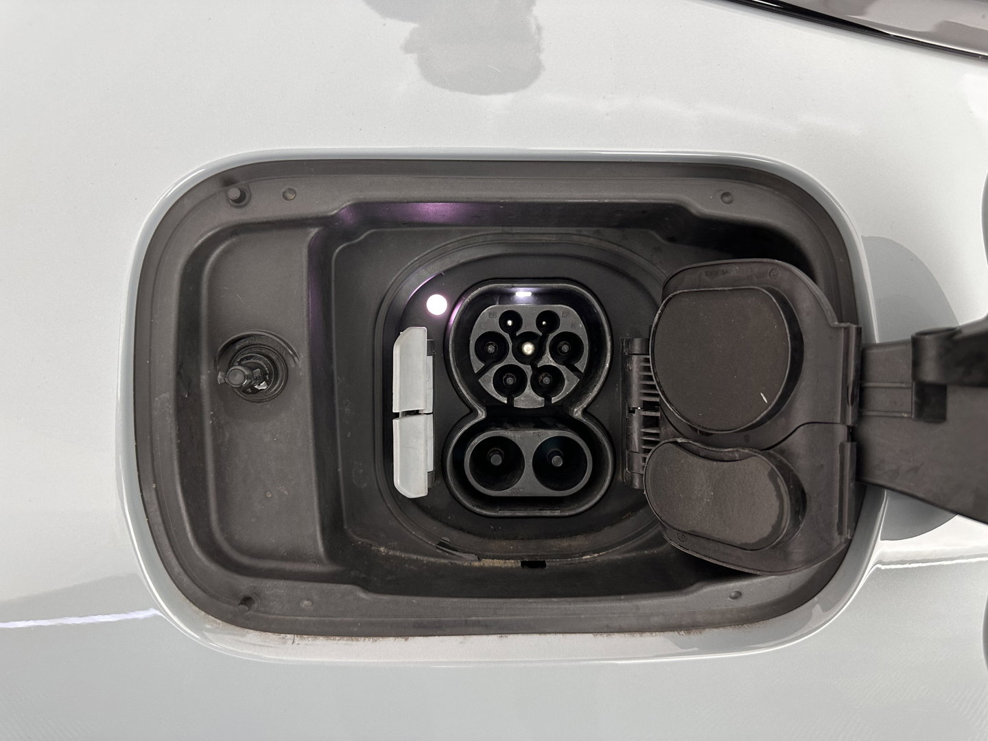 BMW i4 eDrive40 84 kWh [ 3-Fase ] (INCL.BTW) *LEATHER-MICROFIBRE | FULL-LED | ADAPTIVE-CRUISE | HEATED-SPORTSEATS | CAMERA | DAB | WIDESCREEN-DIGI-COCKPIT | NAVI-FULLMAP | ECC | PDC | 18''ALU*