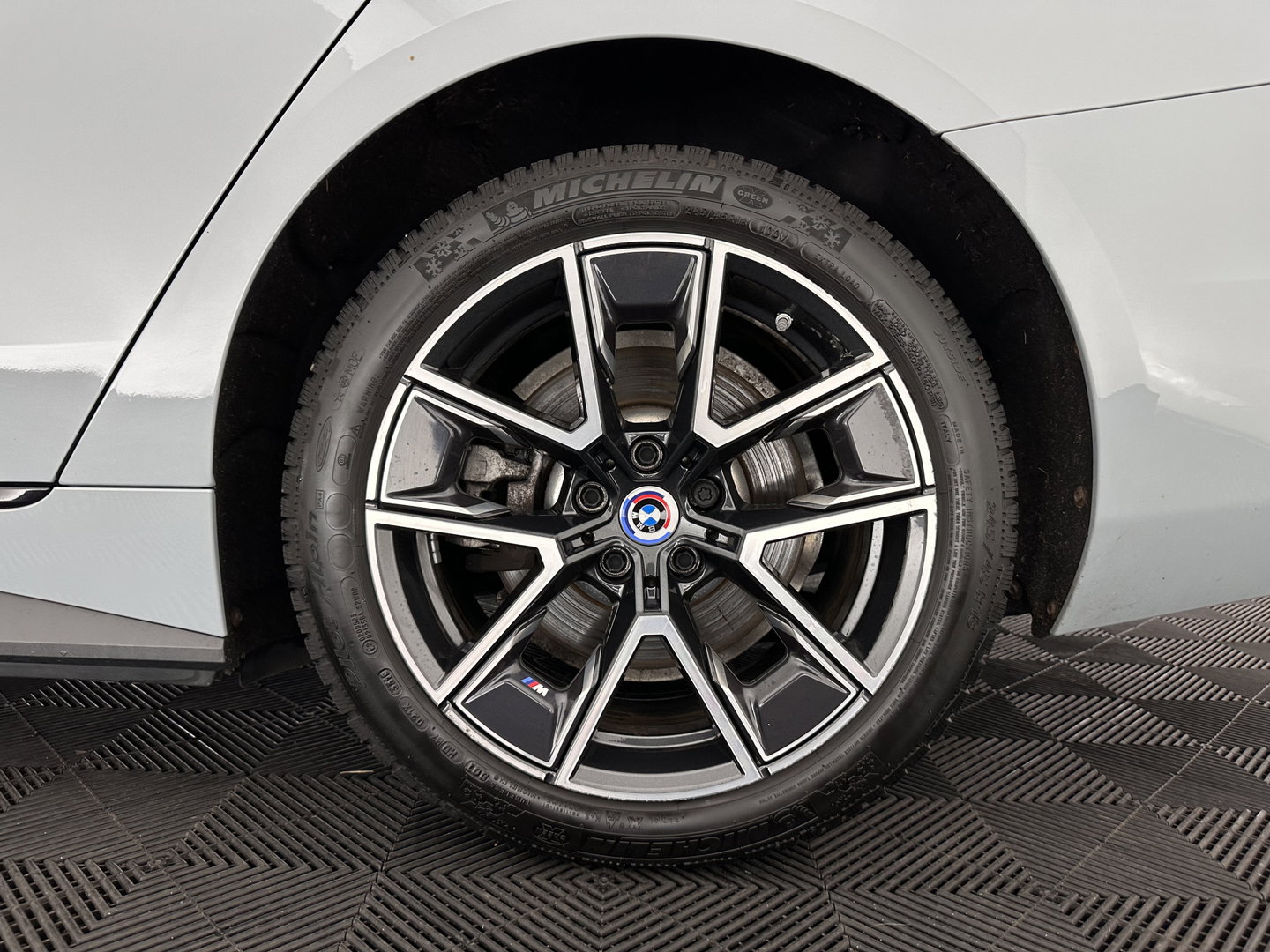 BMW i4 eDrive40 84 kWh [ 3-Fase ] (INCL.BTW) *LEATHER-MICROFIBRE | FULL-LED | ADAPTIVE-CRUISE | HEATED-SPORTSEATS | CAMERA | DAB | WIDESCREEN-DIGI-COCKPIT | NAVI-FULLMAP | ECC | PDC | 18''ALU*