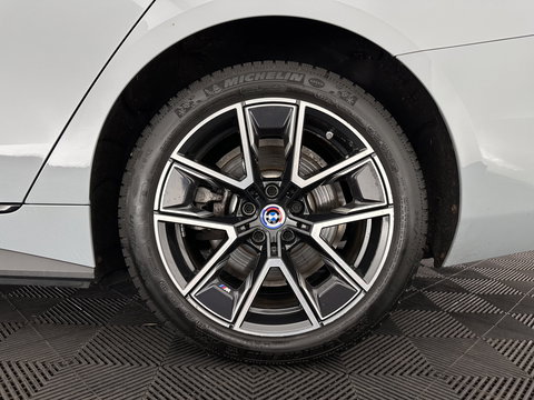 BMW i4 eDrive40 84 kWh [ 3-Fase ] (INCL.BTW) *LEATHER-MICROFIBRE | FULL-LED | ADAPTIVE-CRUISE | HEATED-SPORTSEATS | CAMERA | DAB | WIDESCREEN-DIGI-COCKPIT | NAVI-FULLMAP | ECC | PDC | 18''ALU*