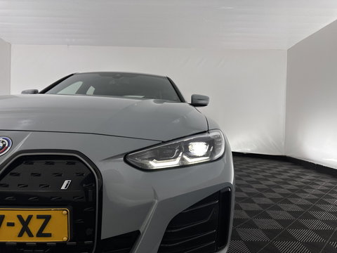 BMW i4 eDrive40 84 kWh [ 3-Fase ] (INCL.BTW) *LEATHER-MICROFIBRE | FULL-LED | ADAPTIVE-CRUISE | HEATED-SPORTSEATS | CAMERA | DAB | WIDESCREEN-DIGI-COCKPIT | NAVI-FULLMAP | ECC | PDC | 18''ALU*