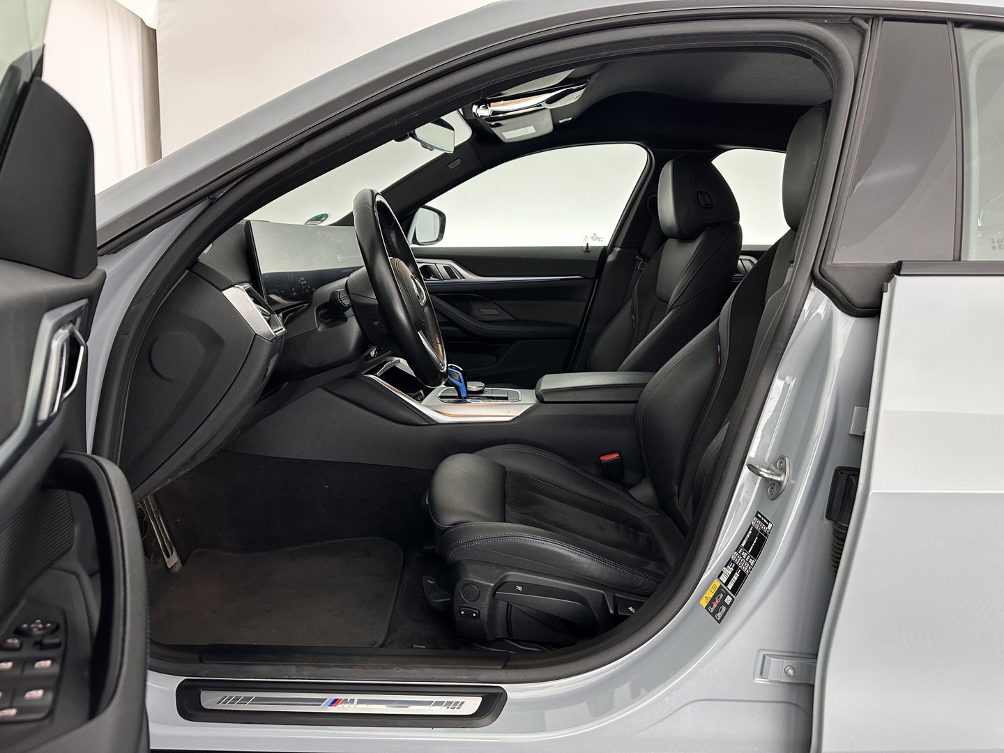 BMW i4 eDrive40 84 kWh [ 3-Fase ] (INCL.BTW) *LEATHER-MICROFIBRE | FULL-LED | ADAPTIVE-CRUISE | HEATED-SPORTSEATS | CAMERA | DAB | WIDESCREEN-DIGI-COCKPIT | NAVI-FULLMAP | ECC | PDC | 18''ALU*