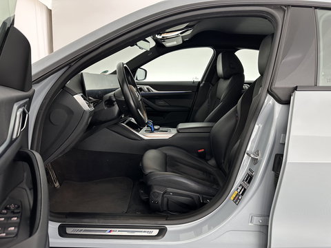 BMW i4 eDrive40 84 kWh [ 3-Fase ] (INCL.BTW) *LEATHER-MICROFIBRE | FULL-LED | ADAPTIVE-CRUISE | HEATED-SPORTSEATS | CAMERA | DAB | WIDESCREEN-DIGI-COCKPIT | NAVI-FULLMAP | ECC | PDC | 18''ALU*