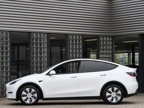 Tesla Model Y 75kWh AWD LONG RANGE/ ELEKT. KLEP/ PREMIUM AUDIO/ SOH 93%