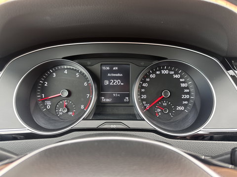 Volkswagen Passat Variant 1.4 TSI ACT Highline | Adaptieve Cruise Control | Parkeersensoren | Stoelverwarming | Verwarmbare Spiegels | Bluetooth | Front Assist |