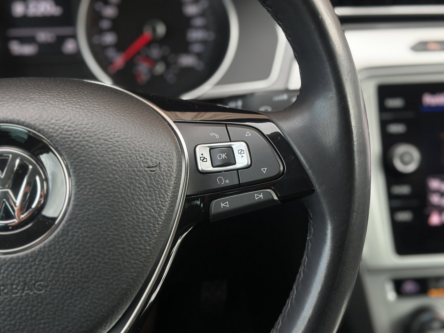 Volkswagen Passat Variant 1.4 TSI ACT Highline | Adaptieve Cruise Control | Parkeersensoren | Stoelverwarming | Verwarmbare Spiegels | Bluetooth | Front Assist |