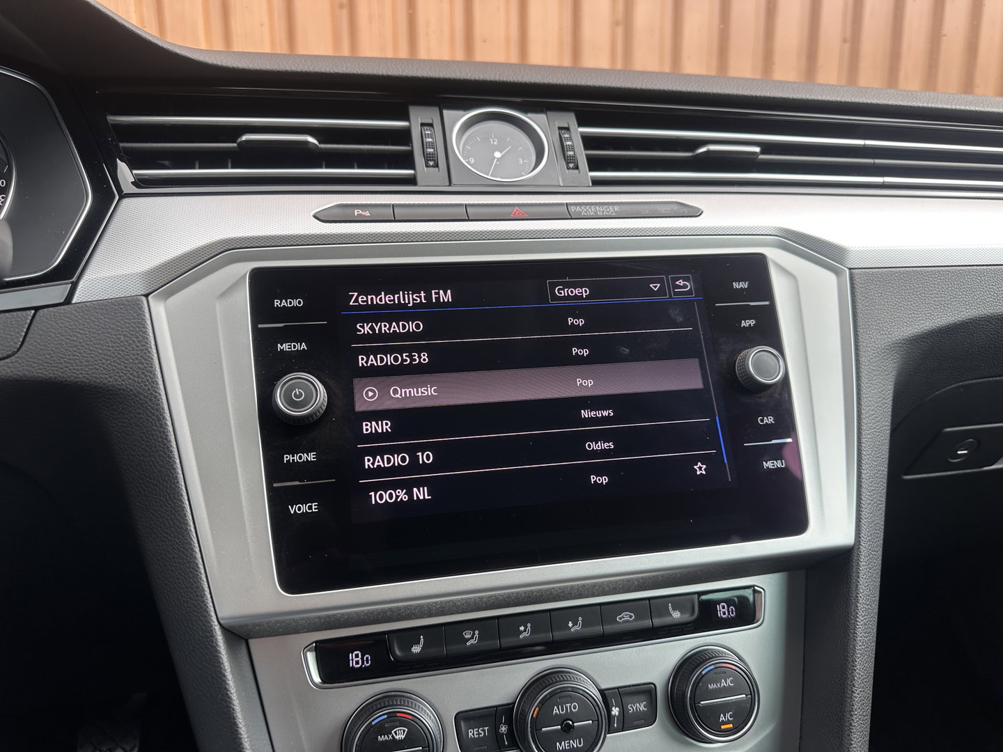 Volkswagen Passat Variant 1.4 TSI ACT Highline | Adaptieve Cruise Control | Parkeersensoren | Stoelverwarming | Verwarmbare Spiegels | Bluetooth | Front Assist |