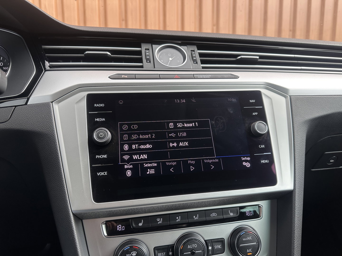 Volkswagen Passat Variant 1.4 TSI ACT Highline | Adaptieve Cruise Control | Parkeersensoren | Stoelverwarming | Verwarmbare Spiegels | Bluetooth | Front Assist |