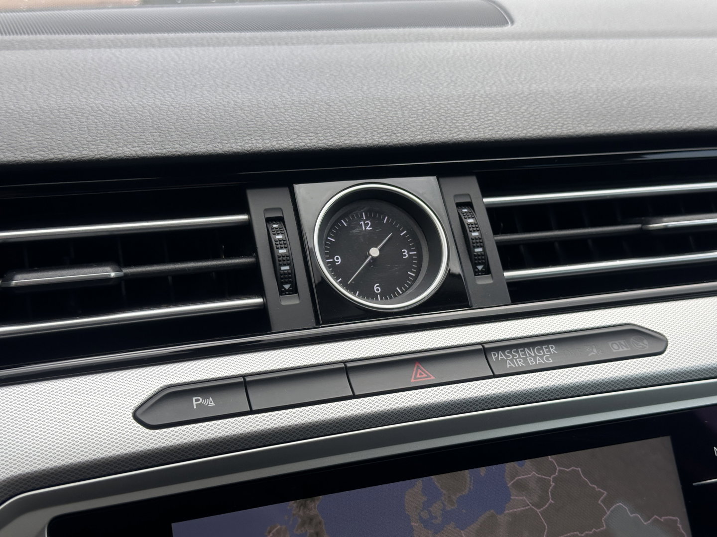 Volkswagen Passat Variant 1.4 TSI ACT Highline | Adaptieve Cruise Control | Parkeersensoren | Stoelverwarming | Verwarmbare Spiegels | Bluetooth | Front Assist |