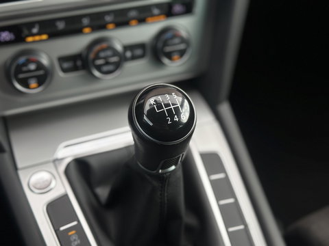 Volkswagen Passat Variant 1.4 TSI ACT Highline | Adaptieve Cruise Control | Parkeersensoren | Stoelverwarming | Verwarmbare Spiegels | Bluetooth | Front Assist |