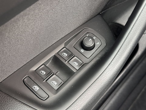 Volkswagen Passat Variant 1.4 TSI ACT Highline | Adaptieve Cruise Control | Parkeersensoren | Stoelverwarming | Verwarmbare Spiegels | Bluetooth | Front Assist |