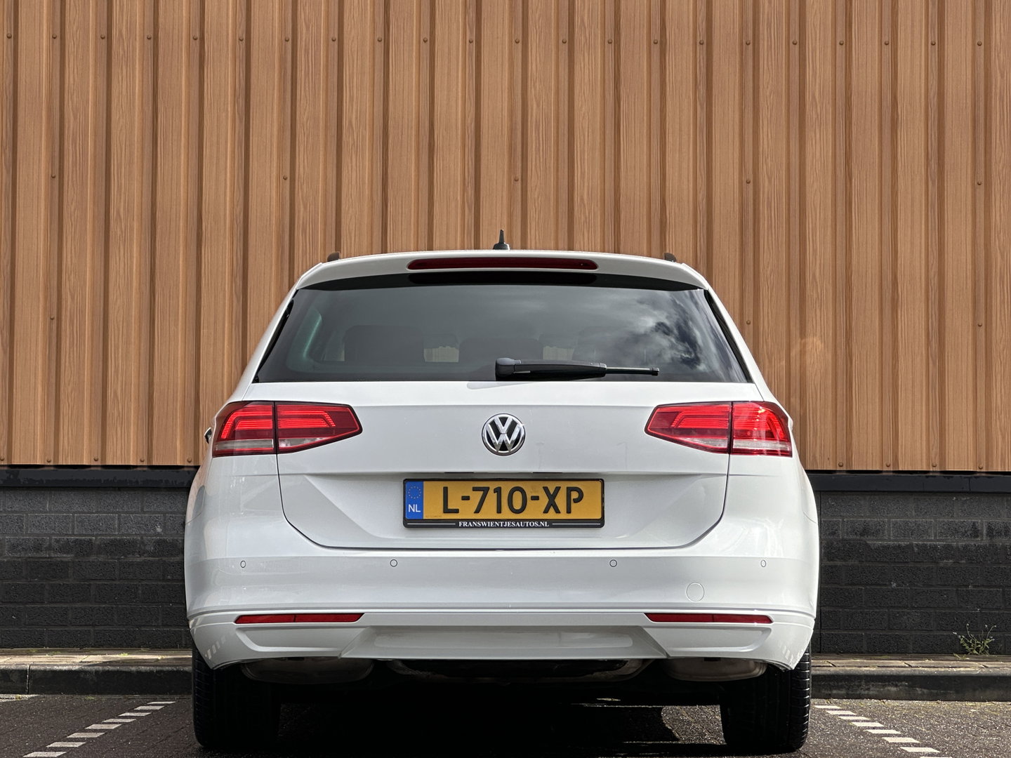 Volkswagen Passat Variant 1.4 TSI ACT Highline | Adaptieve Cruise Control | Parkeersensoren | Stoelverwarming | Verwarmbare Spiegels | Bluetooth | Front Assist |