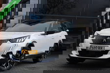 Peugeot e-2008 - EV GT Pack 50 kWh | Pano | Camera | Stoelverwarming