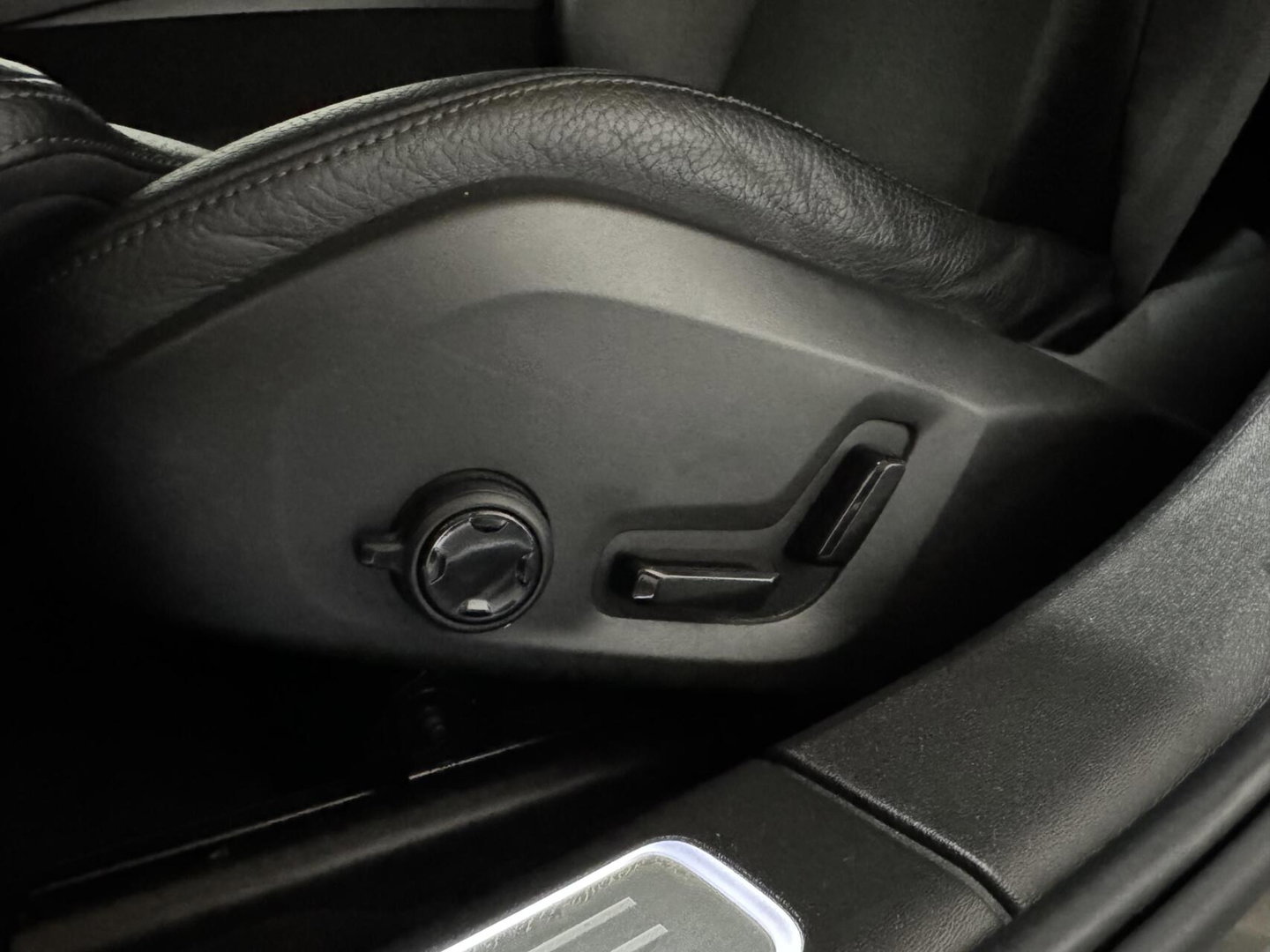 Volvo V90 2.0 T4 Momentum Leer Carplay Autopilot Trekh. NAP