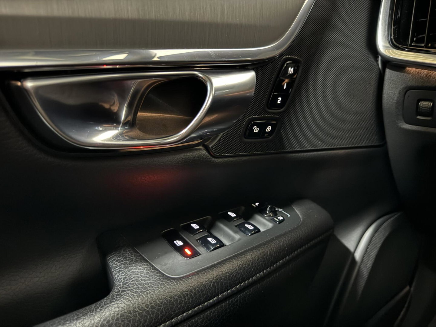 Volvo V90 2.0 T4 Momentum Leer Carplay Autopilot Trekh. NAP