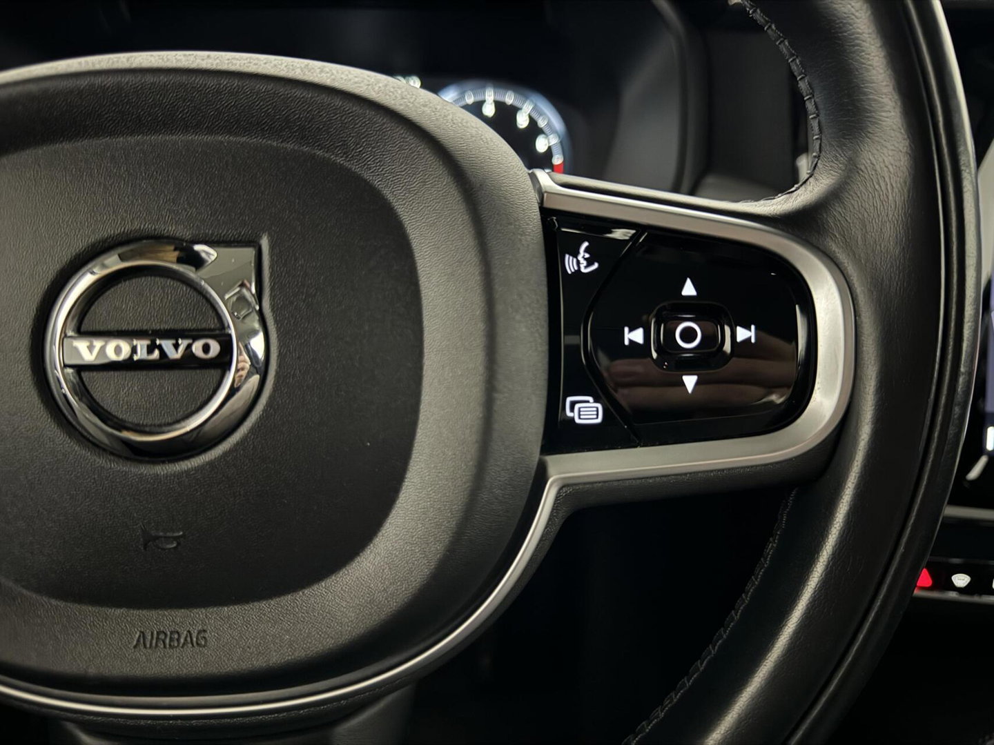 Volvo V90 2.0 T4 Momentum Leer Carplay Autopilot Trekh. NAP