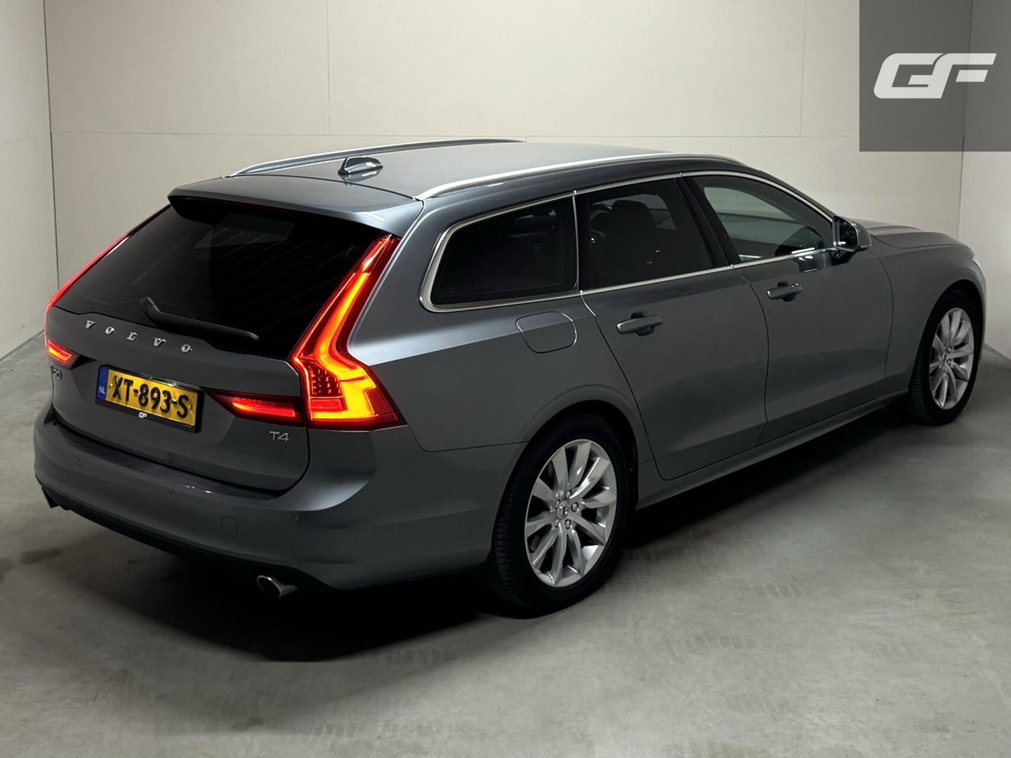 Volvo V90 2.0 T4 Momentum Leer Carplay Autopilot Trekh. NAP