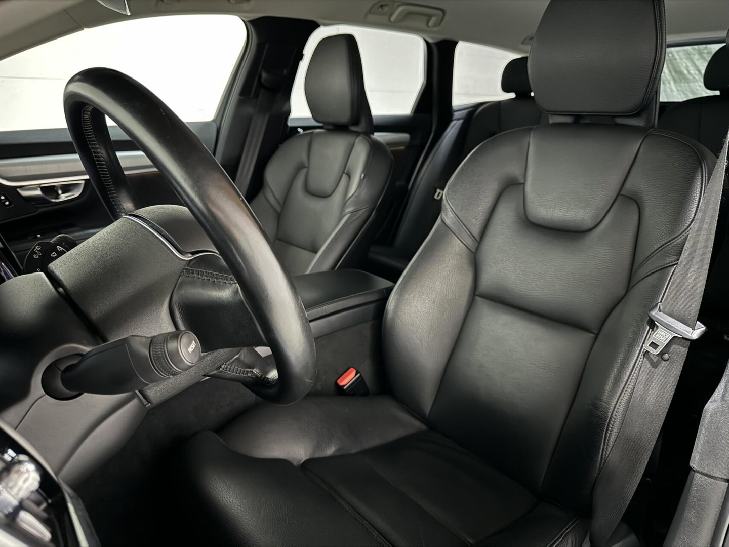 Volvo V90 2.0 T4 Momentum Leer Carplay Autopilot Trekh. NAP