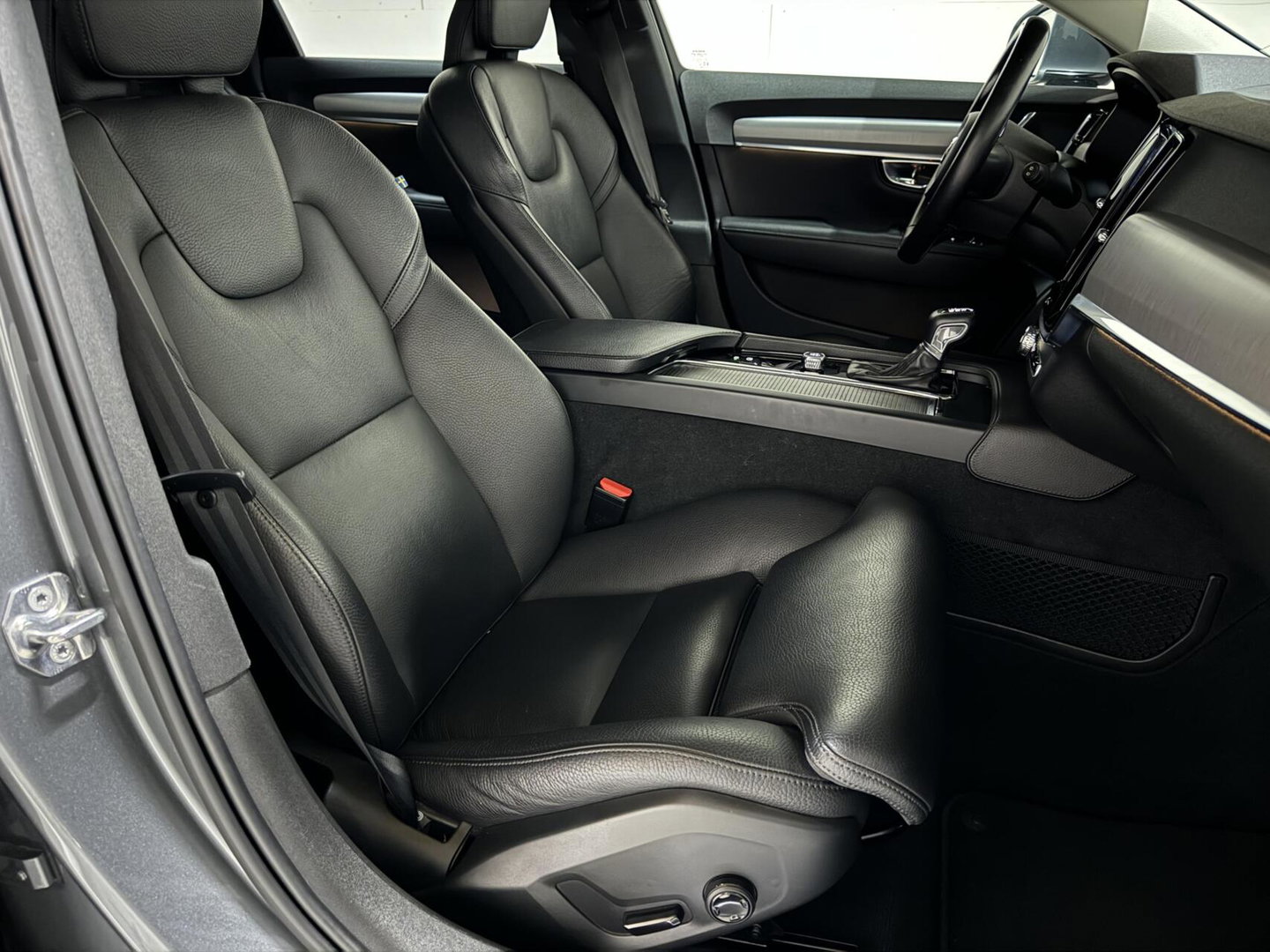 Volvo V90 2.0 T4 Momentum Leer Carplay Autopilot Trekh. NAP