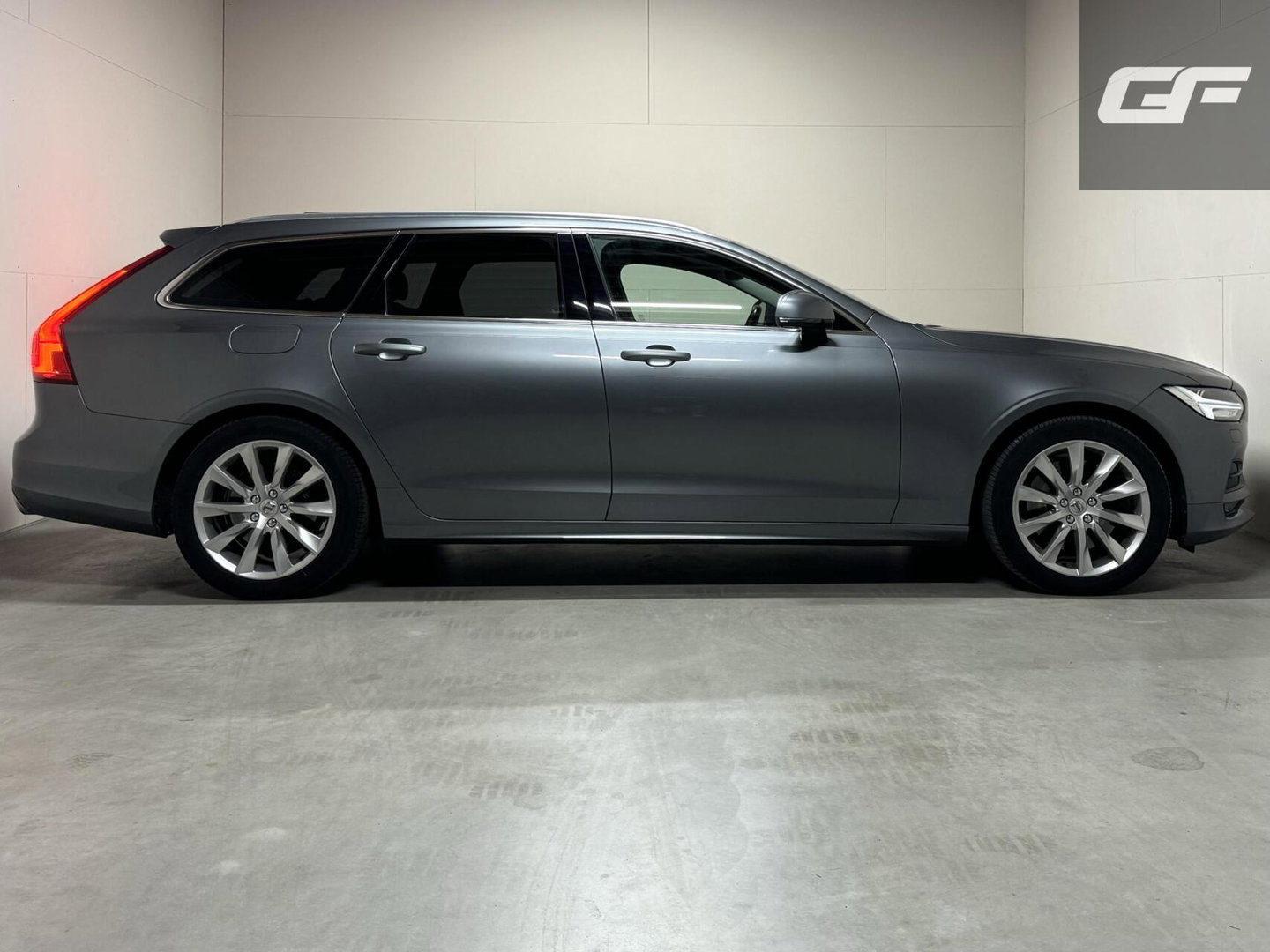 Volvo V90 2.0 T4 Momentum Leer Carplay Autopilot Trekh. NAP