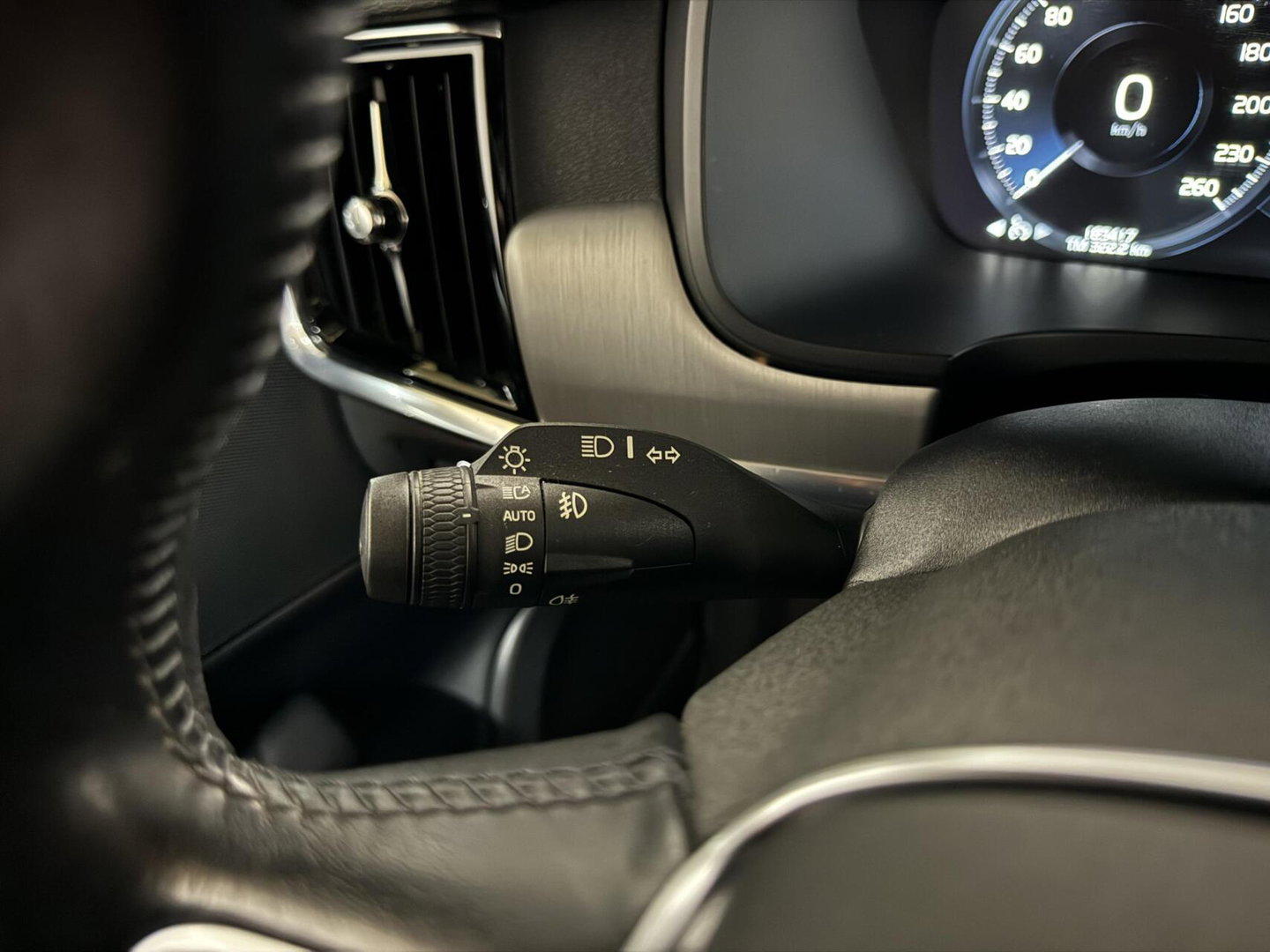 Volvo V90 2.0 T4 Momentum Leer Carplay Autopilot Trekh. NAP