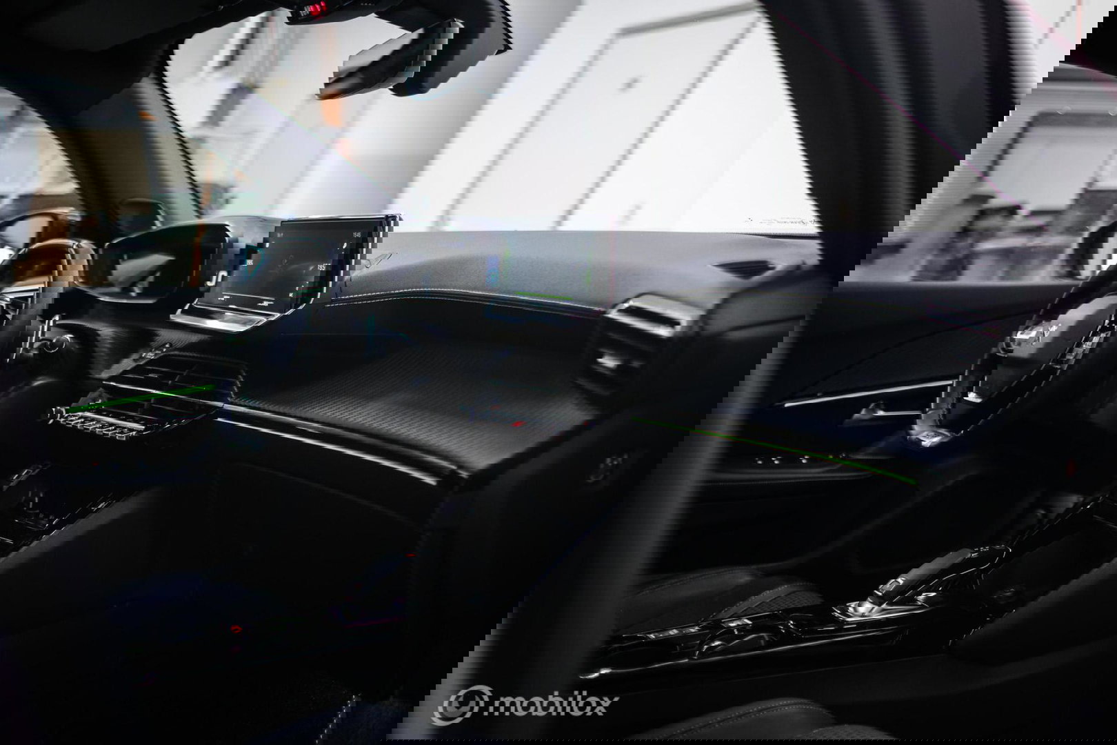 Peugeot 2008 1.2 PureTech GT | Panorama | Trekhaak | Camera | LED | Dealer OH | Nieuwe distributie | rijklaar |