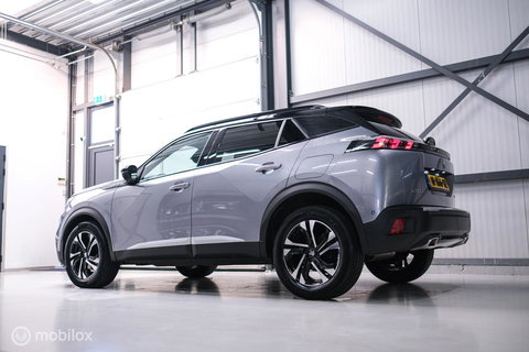 Peugeot 2008 1.2 PureTech GT | Panorama | Trekhaak | Camera | LED | Dealer OH | Nieuwe distributie | rijklaar |
