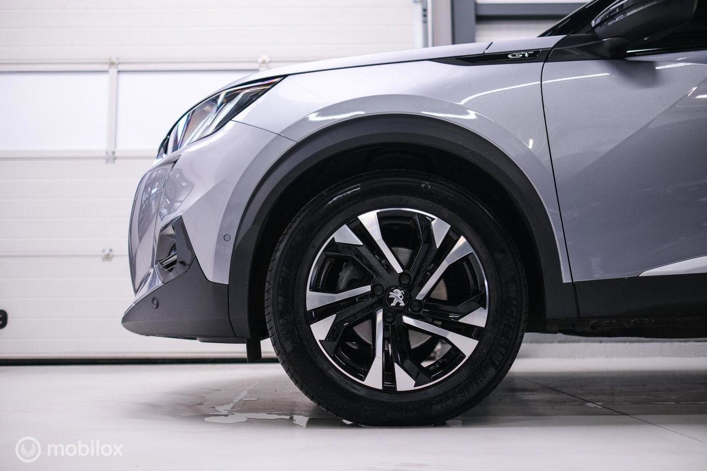 Peugeot 2008 1.2 PureTech GT | Panorama | Trekhaak | Camera | LED | Dealer OH | Nieuwe distributie | rijklaar |