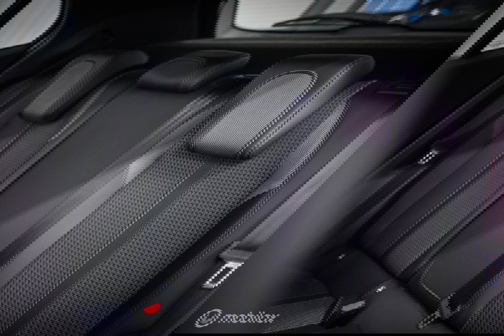 Peugeot 2008 1.2 PureTech GT | Panorama | Trekhaak | Camera | LED | Dealer OH | Nieuwe distributie | rijklaar |