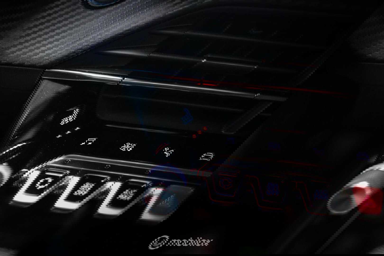 Peugeot 2008 1.2 PureTech GT | Panorama | Trekhaak | Camera | LED | Dealer OH | Nieuwe distributie | rijklaar |