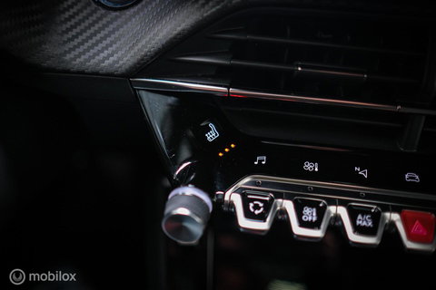 Peugeot 2008 1.2 PureTech GT | Panorama | Trekhaak | Camera | LED | Dealer OH | Nieuwe distributie | rijklaar |