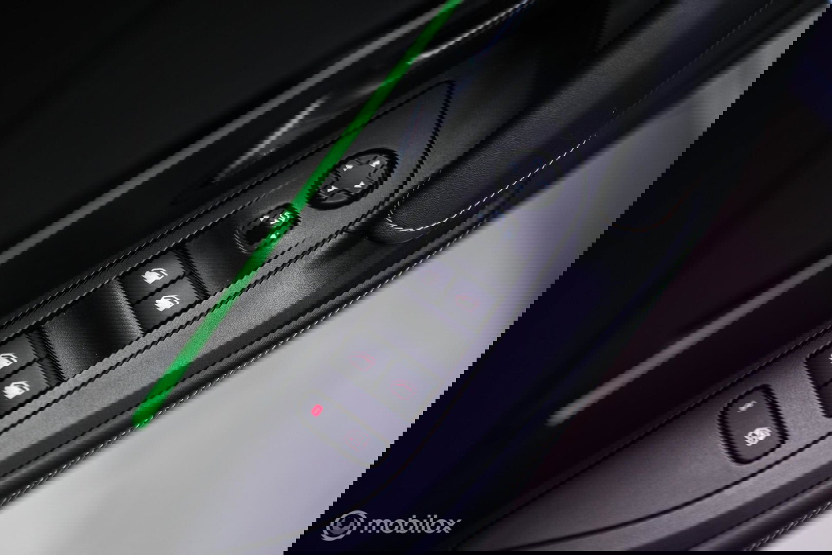 Peugeot 2008 1.2 PureTech GT | Panorama | Trekhaak | Camera | LED | Dealer OH | Nieuwe distributie | rijklaar |